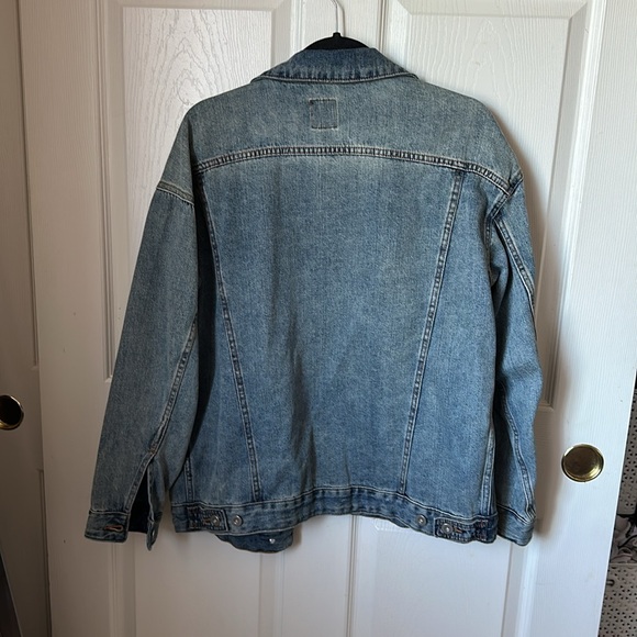 Oversized denim jacket 👖 - Picture 2 of 3